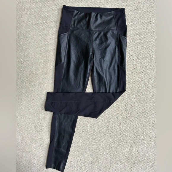 Athleta | GLEAM CHATURANGA TO TOWN TIGHT Legging, Size Medium - Picture 3 of 7